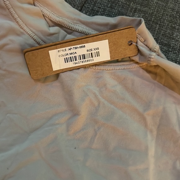 Skims Fits Everybody Super Cropped T-Shirt - Picture 5 of 5